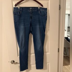 Old Navy Rockstar Super Skinny Low Rise Jeans